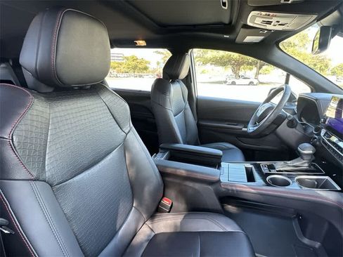 Used 2025 Toyota Sienna XSE image 27
