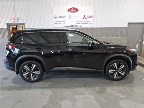 Certified 2025 Nissan Rogue SL AWD/4WD image 2