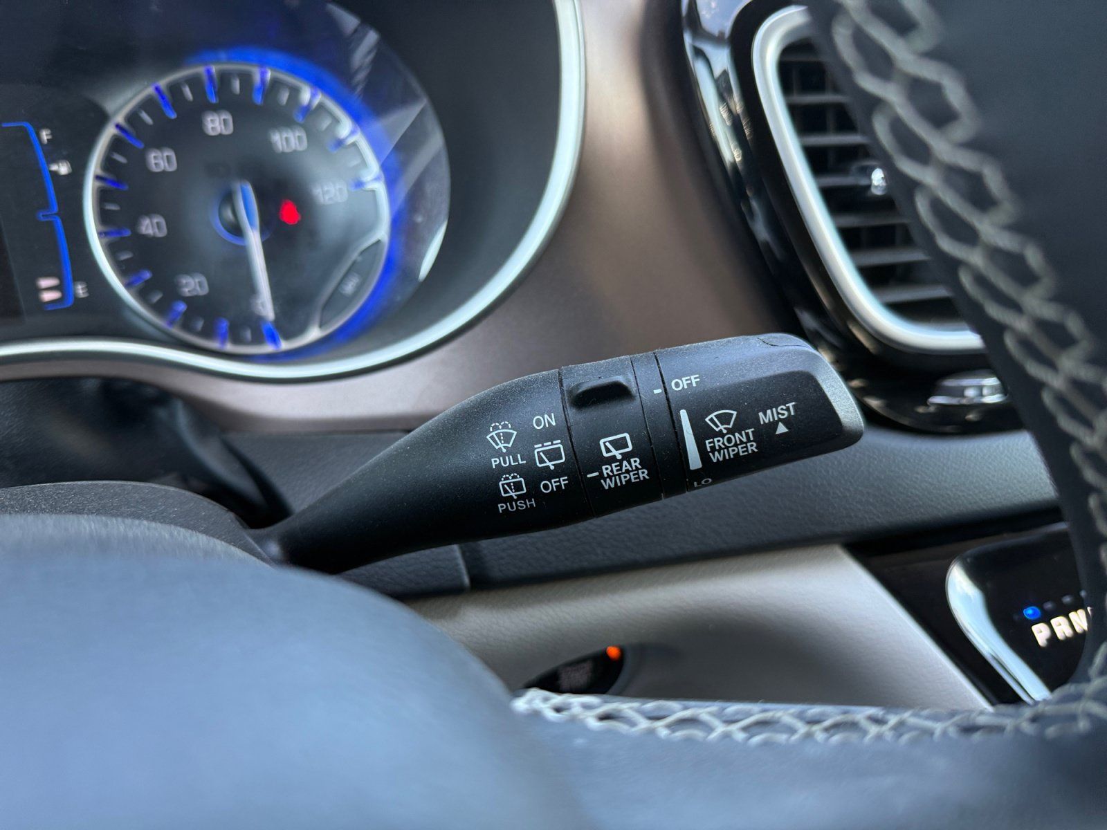 Used 2022 Chrysler Voyager LX FWD image 15
