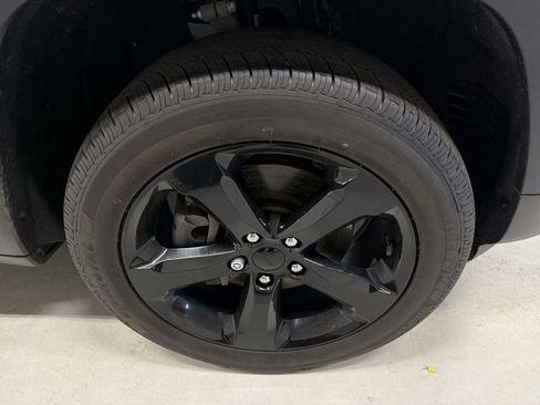 Used 2022 Jeep Grand Cherokee L Limited w/ Luxury Tech Group II image 14