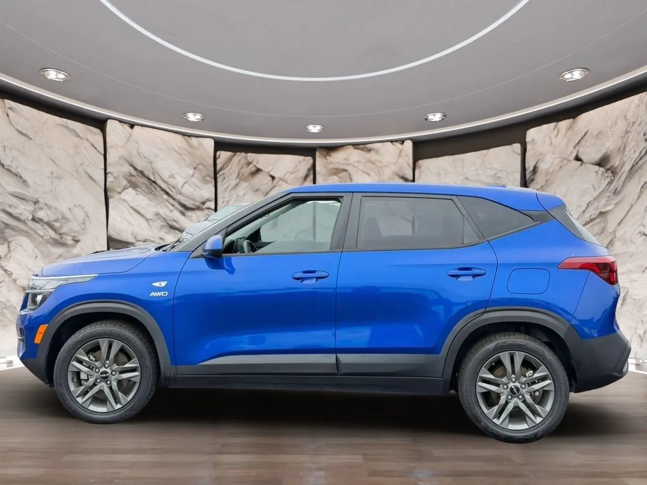 Used 2023 Kia Seltos LX AWD/4WD image 8