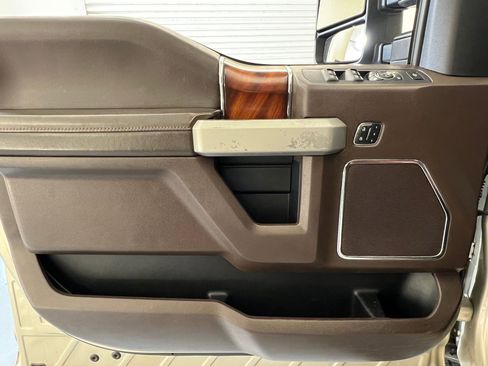 Used 2018 Ford F250 King Ranch w/ King Ranch Ultimate Package image 11