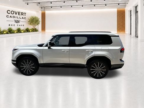 Used 2024 Lexus GX 550 w/ Accessory Package (2T) AWD/4WD image 6