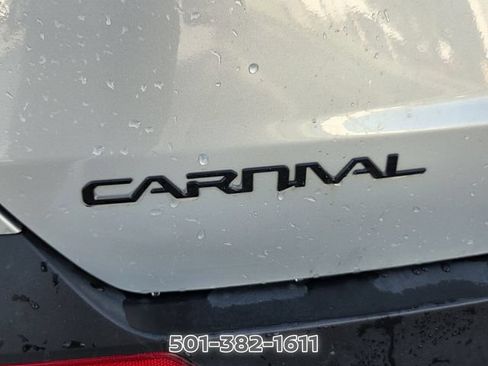 Used 2025 Kia Carnival SX w/ SX Dark Edition Package FWD image 14