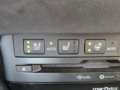 Used 2021 Lexus ES 300h Ultra Luxury w/ Accessory Package 2 image 21