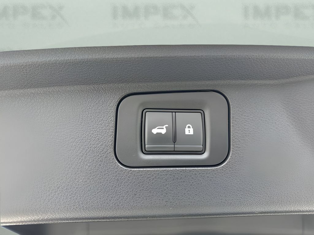 Used 2025 Nissan Armada PRO-4X AWD/4WD image 31