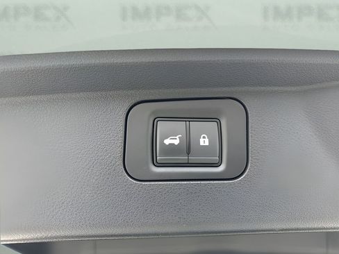 Used 2025 Nissan Armada PRO-4X image 31