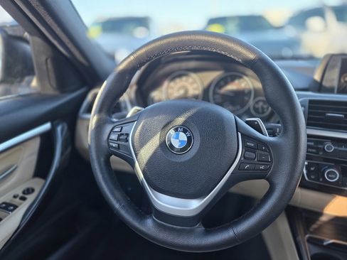 Used 2017 BMW 330i xDrive 330i xDrive image 19