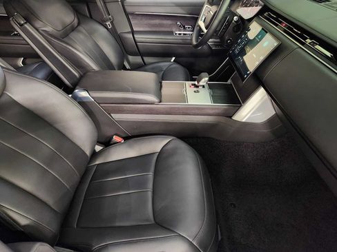 Used 2025 Land Rover Range Rover Long Wheelbase Autobiography AWD/4WD image 6