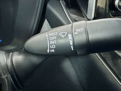 Used 2020 Toyota Corolla LE FWD image 13