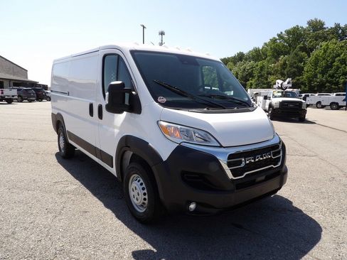 Used 2025 RAM ProMaster 2500 w/ U-Haul Equipment Group FWD image 11