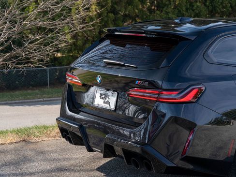 Used 2025 BMW M5 Touring w/ M Driver's Package image 11