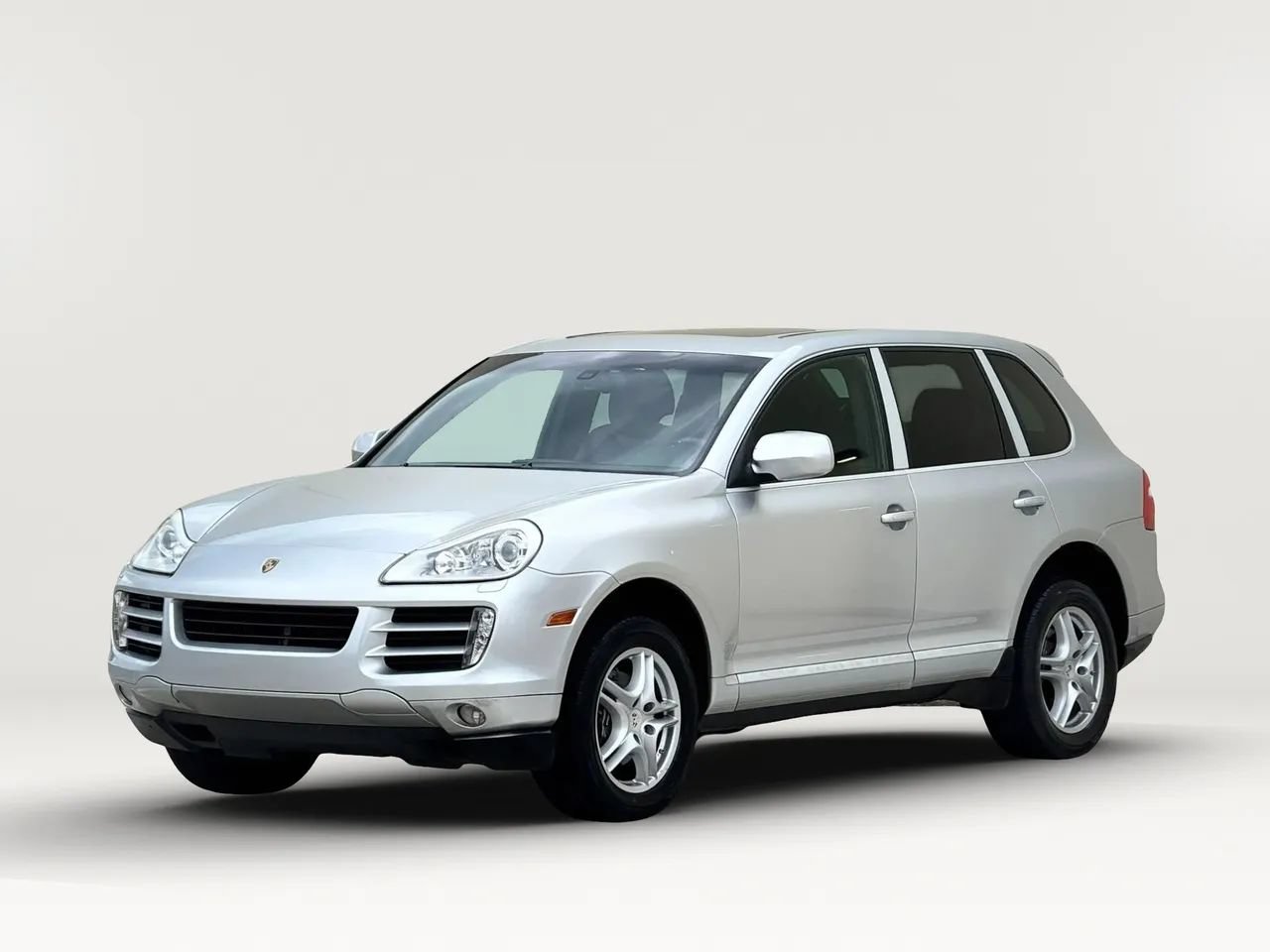 Used 2010 Porsche Cayenne AWD/4WD image 3