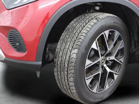 Used 2025 Mercedes-Benz GLC 350e 4MATIC image 43