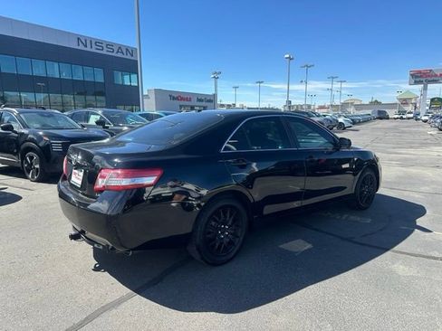Used 2011 Toyota Camry LE FWD image 12