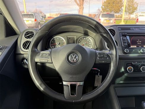 Used 2012 Volkswagen Tiguan S image 31