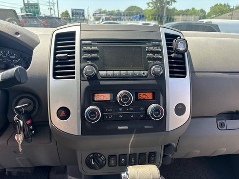 Used 2014 Nissan Frontier SV w/ SV Value Truck Package AWD/4WD image 17