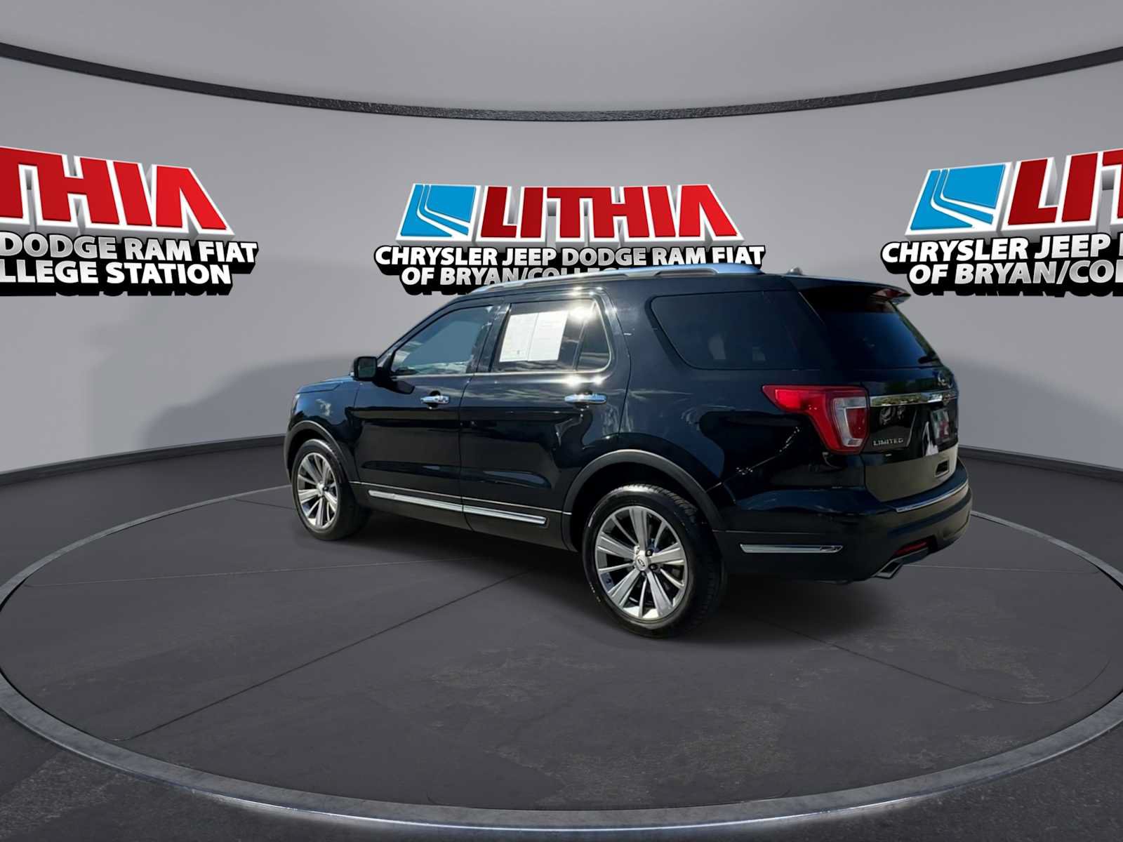 Used 2018 Ford Explorer Limited w/ Ford Safe & Smart Package AWD/4WD image 6