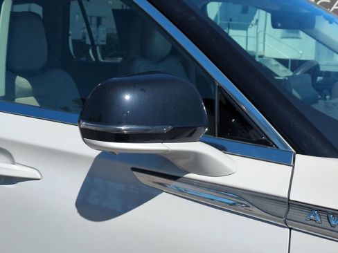 Used 2022 Lincoln Aviator Reserve w/ Equipment Group 201A image 11