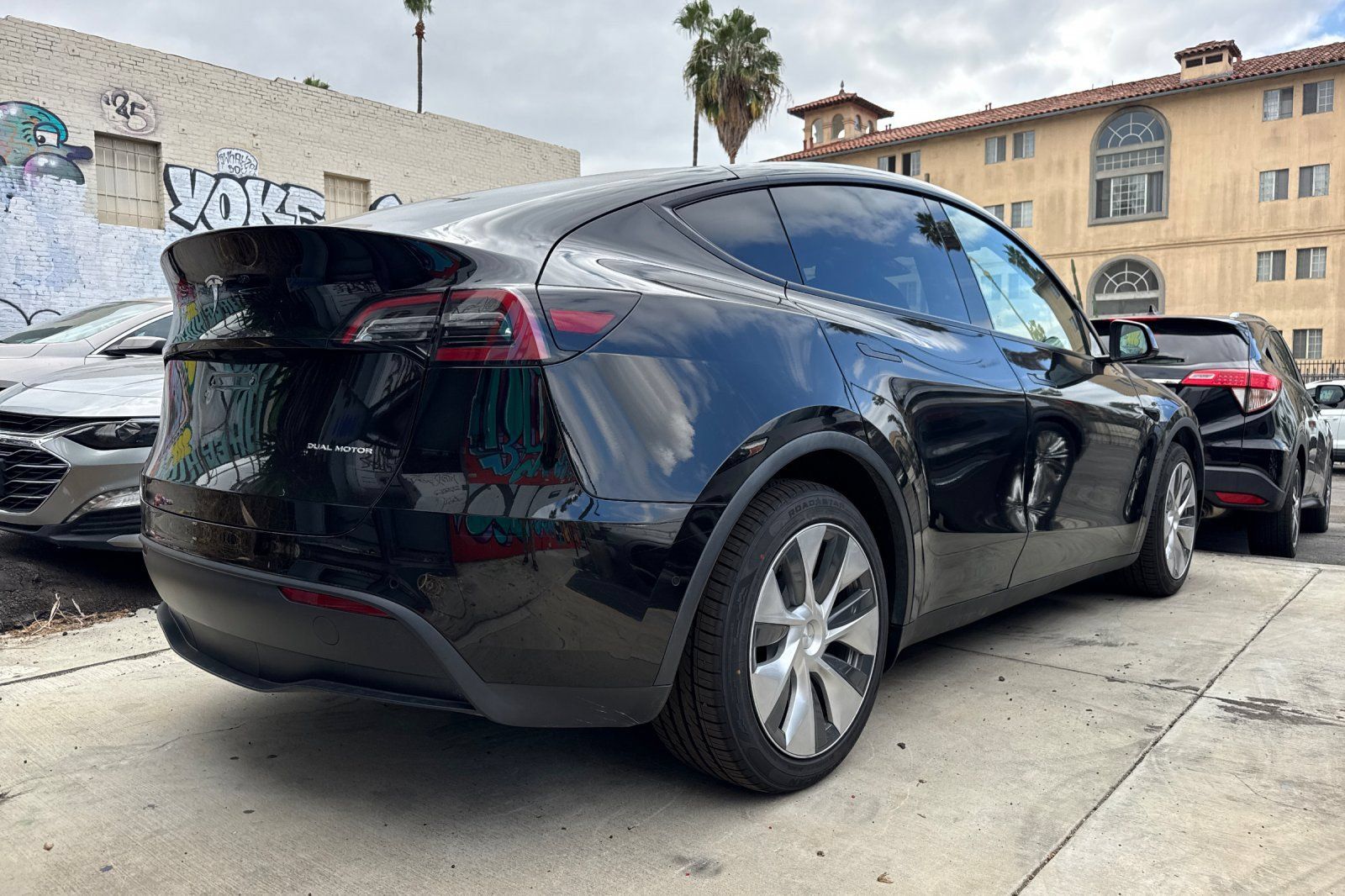 Used 2022 Tesla Model Y Long Range AWD/4WD image 5