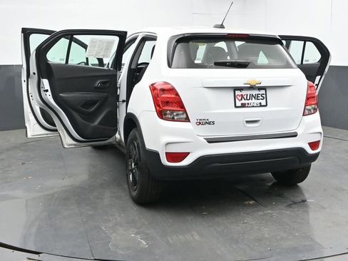 Used 2020 Chevrolet Trax LS FWD image 35