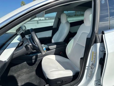 Used 2020 Tesla Model 3 image 5