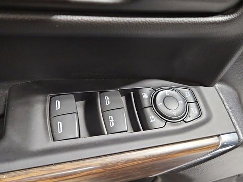 Used 2022 Chevrolet Silverado 1500 High Country image 11