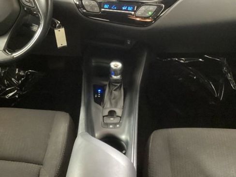 Used 2018 Toyota C-HR XLE image 18