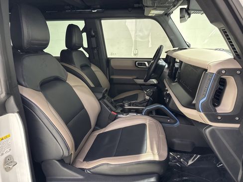 Used 2022 Ford Bronco Wildtrak image 38