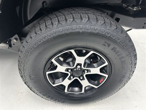 Used 2016 Jeep Wrangler Unlimited Sahara AWD/4WD image 16
