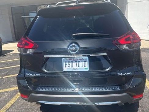 Used 2018 Nissan Rogue SL w/ Premium Package image 4
