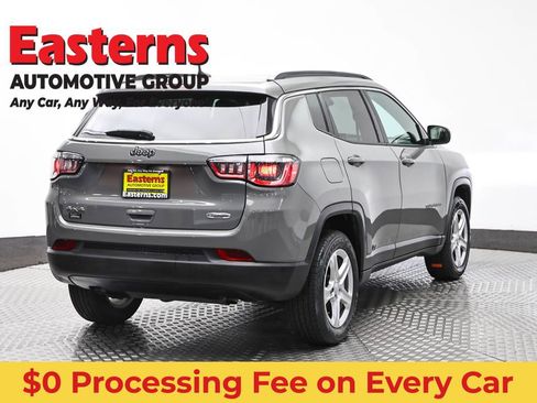 Used 2023 Jeep Compass Latitude w/ Sun and Sound Group AWD/4WD image 5