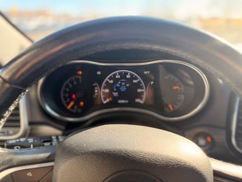 Used 2019 Jeep Grand Cherokee Limited image 25