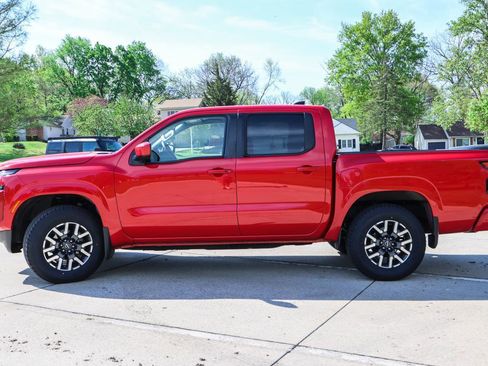 Used 2022 Nissan Frontier SV image 4