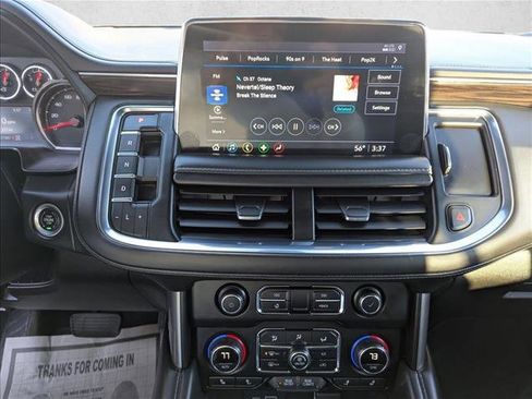 Used 2021 Chevrolet Suburban LT image 14