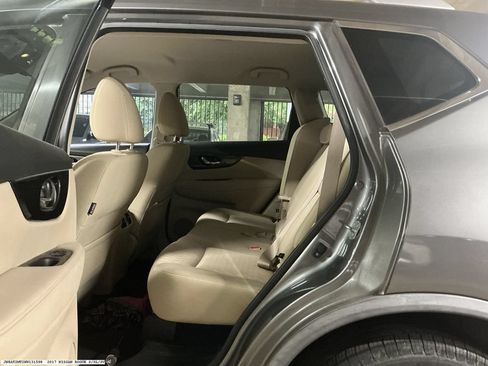 Used 2017 Nissan Rogue SV FWD image 8