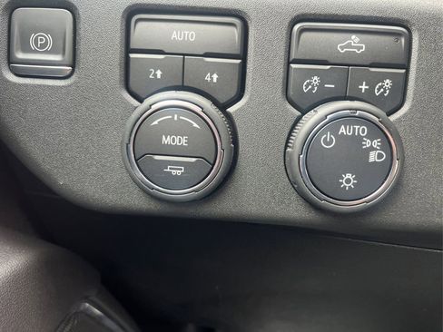 Used 2023 Chevrolet Silverado 1500 LT w/ Convenience Package II image 15