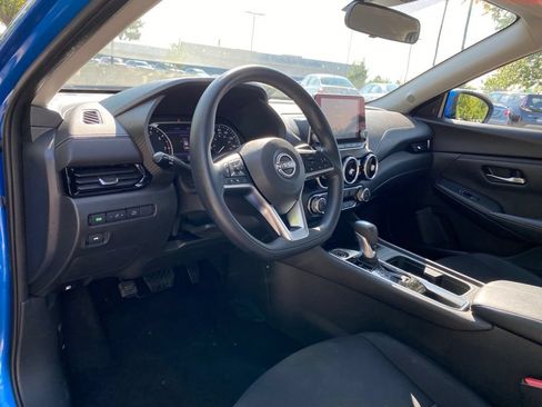 Used 2025 Nissan Sentra SV FWD image 9