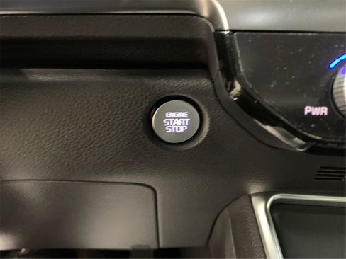 Used 2025 Kia Carnival SX Prestige image 28