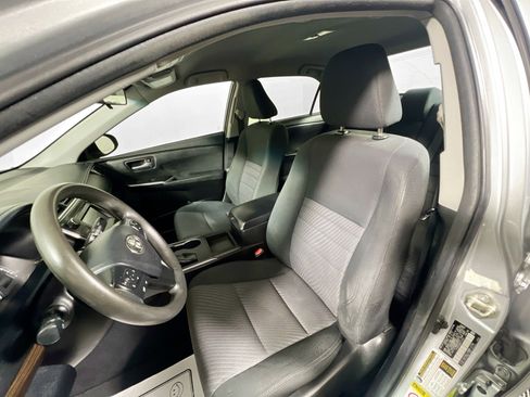 Used 2015 Toyota Camry LE FWD image 14