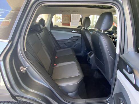Certified 2023 Volkswagen Taos SE w/ Panoramic Sunroof Package AWD/4WD image 41