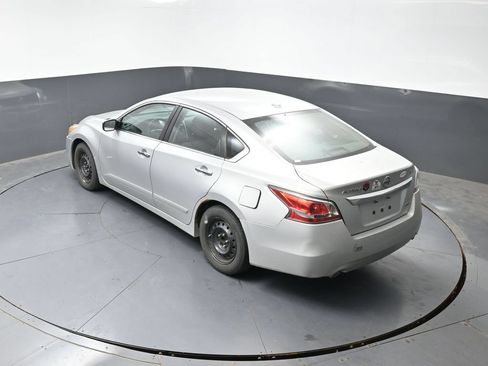 Used 2014 Nissan Altima 2.5 S w/ Display Audio Package FWD image 18