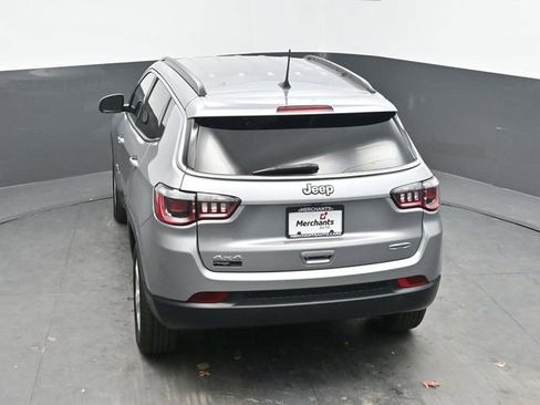 Used 2020 Jeep Compass Latitude w/ Cold Weather Group image 29