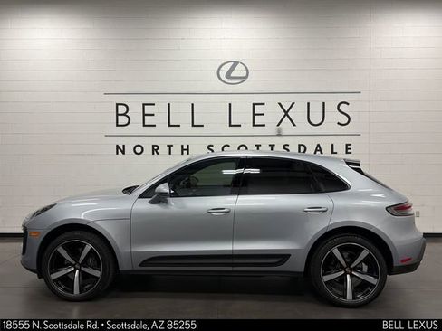 Used 2022 Porsche Macan AWD/4WD image 8