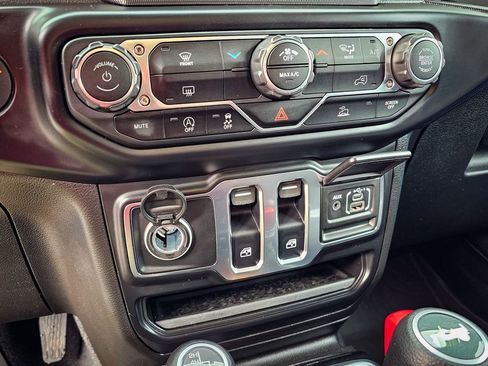 Certified 2022 Jeep Wrangler Sport S image 22