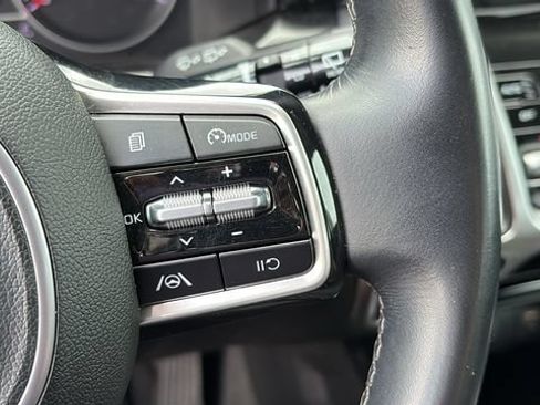 Used 2022 Kia Sorento S FWD image 15