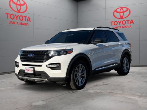 Used 2020 Ford Explorer XLT w/ Equipment Group 202A image 9