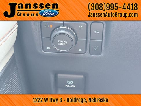 Used 2025 Ford Expedition Active AWD/4WD image 19