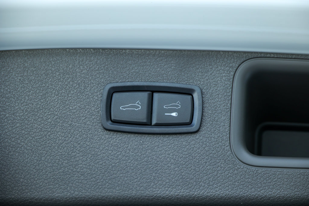 Certified 2026 Porsche Macan AWD/4WD image 32