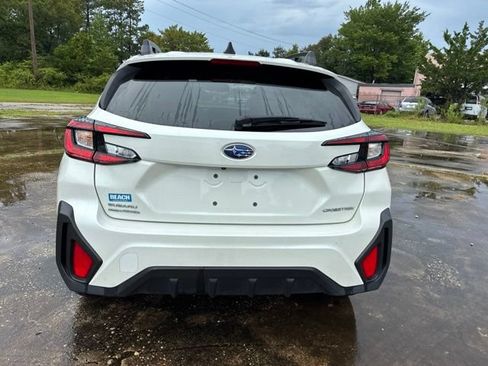 Used 2024 Subaru Crosstrek 2.0i Premium AWD/4WD image 4